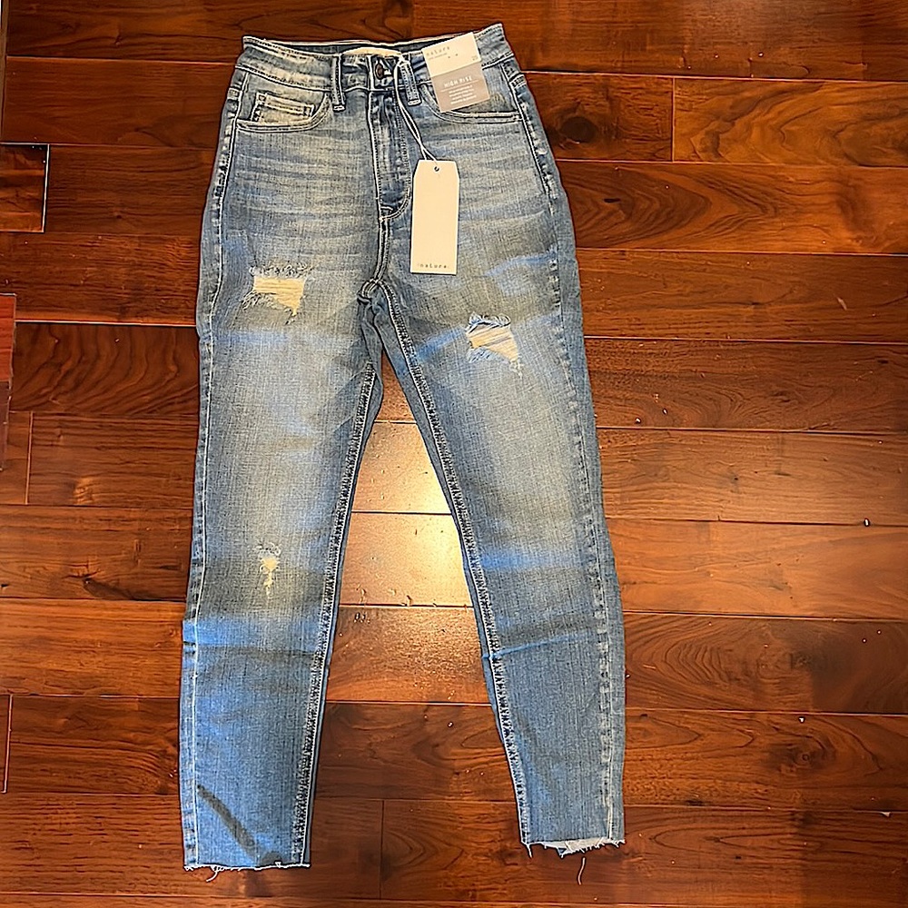 Back distressed high rise jeans